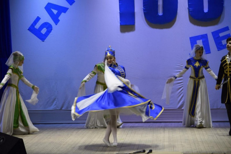 100 лет Бакчару.