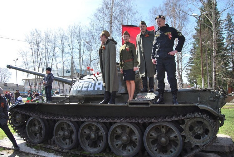 9 мая 2013 года..